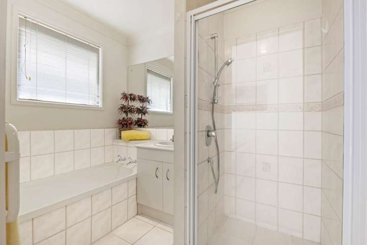 6 Castlehill Court Wattle Downs_13