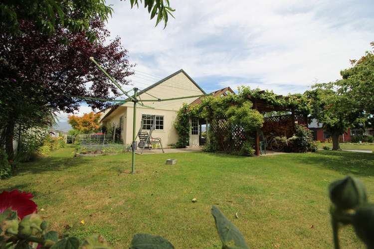 2 Fir Close Alexandra_20