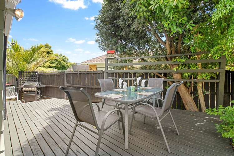 6 Sunningdale Street Wattle Downs_11