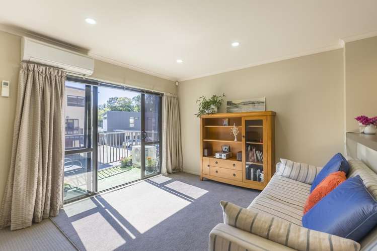 5/8 Wellington Road Paekakariki_3