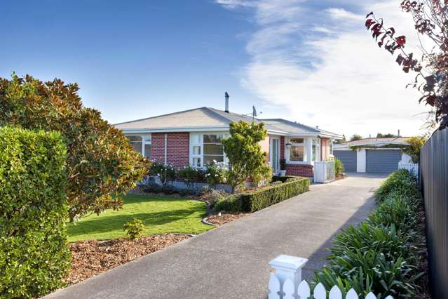 First Home Feels, Family Sized Section, Must See!