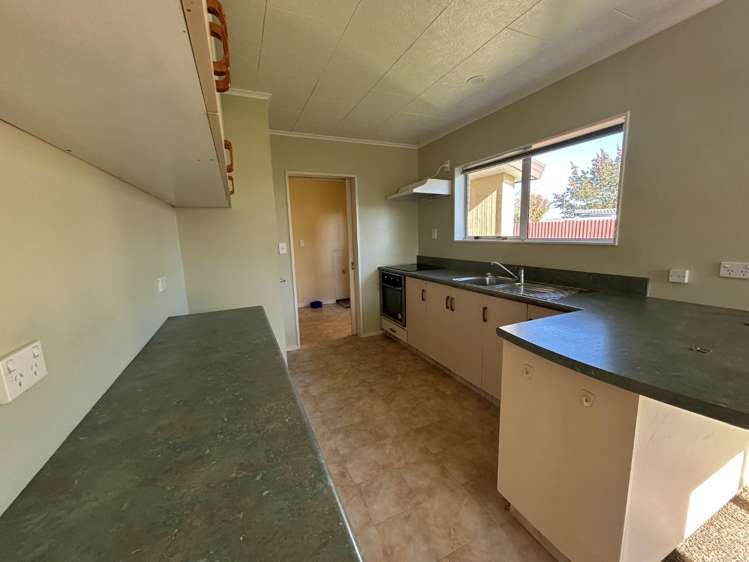 8 Hogg Crescent 10754_5