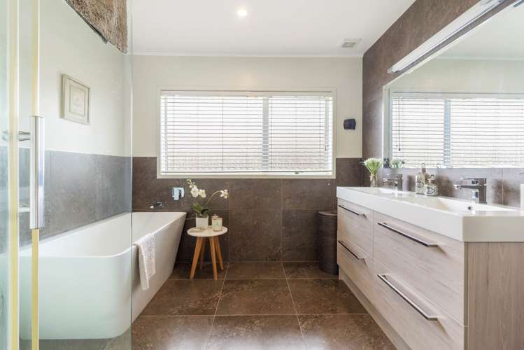 37 Lakeside Drive Pahurehure_17