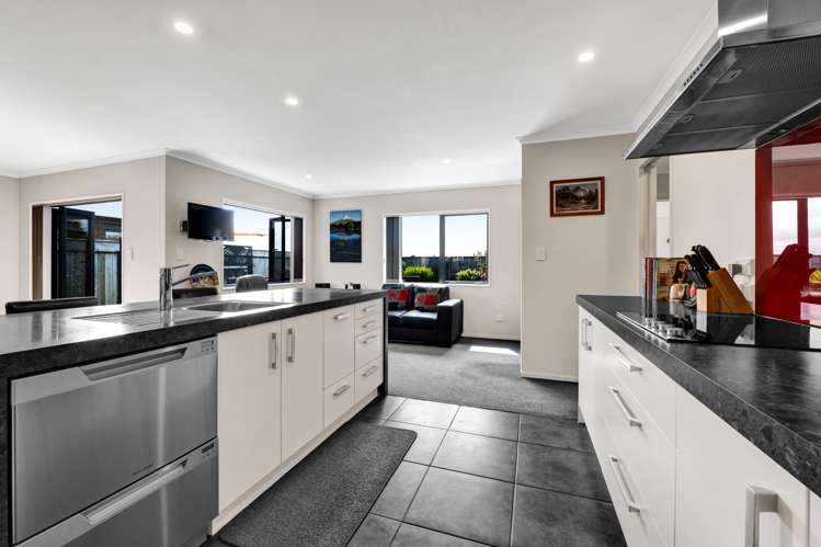 38 Montague Grove Stratford_5