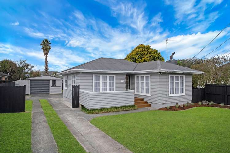10 Laurie Avenue_1