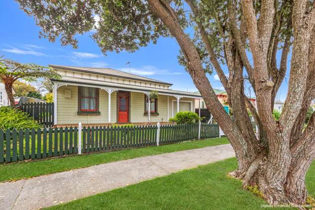 CHARMING VILLA IN A CENTRAL/WEST END LOCATION