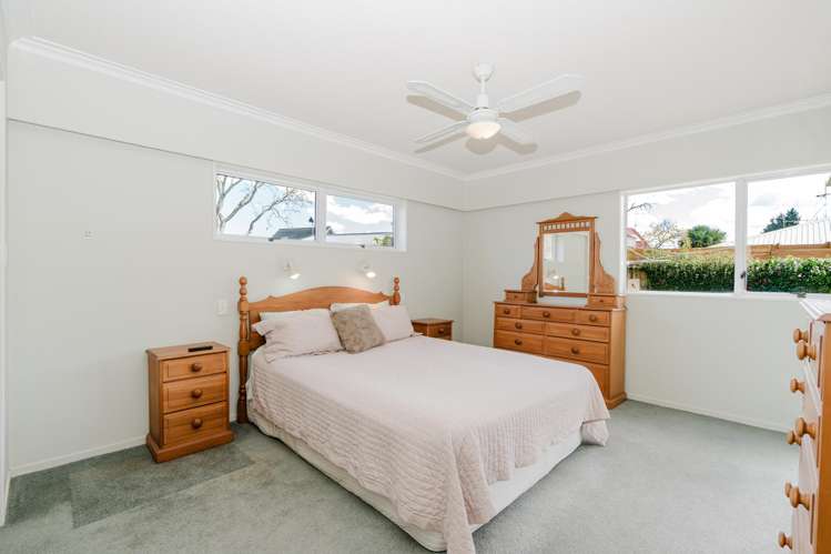 111 Cobham Drive Hamilton East_11