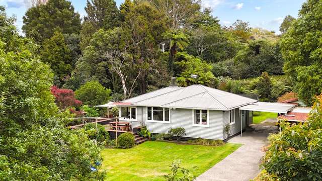 Lake Cottage Retreat