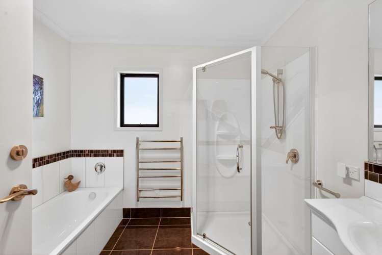 701 River Road Otane_20