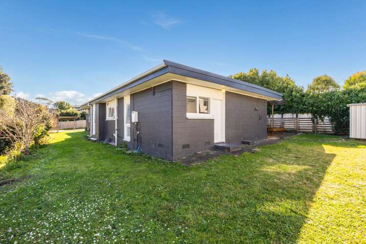 25 Meadway Sunnyhills_23