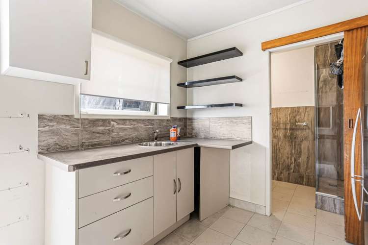 21 D'Oyly Drive Stanmore Bay_14