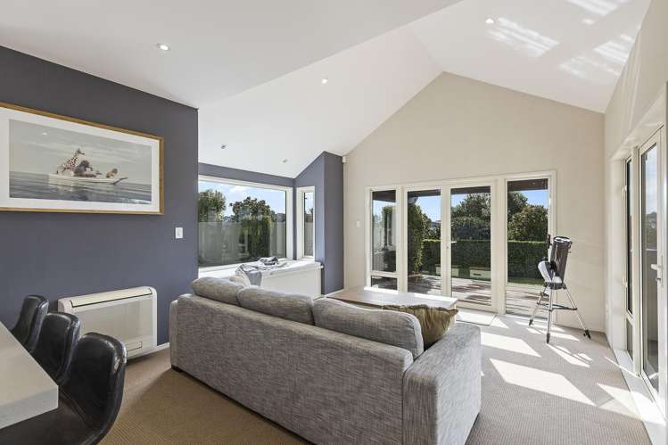 10 Sampson Avenue Waiwhakaiho_1