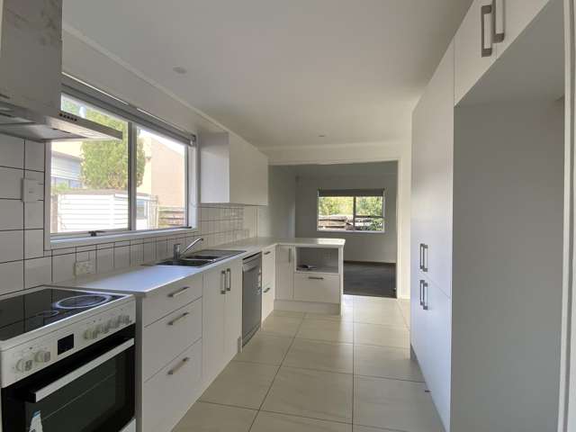 69 Marendellas Drive Bucklands Beach_3