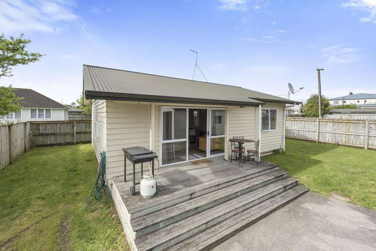 18 Tennyson Road Enderley_1