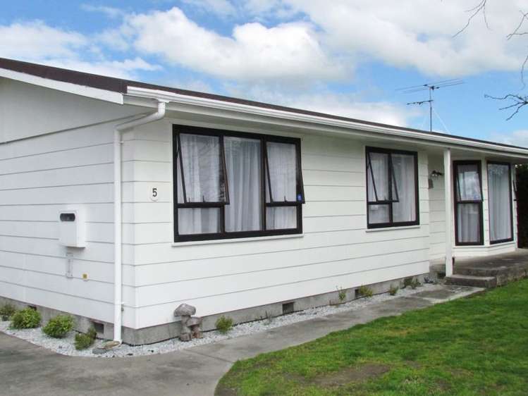 5 Alton Grove Masterton_0