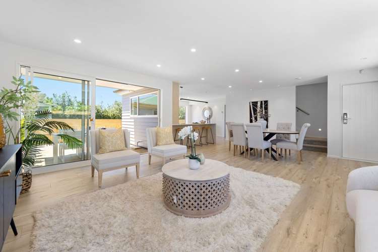 453b Ellerslie-Panmure Highway_0