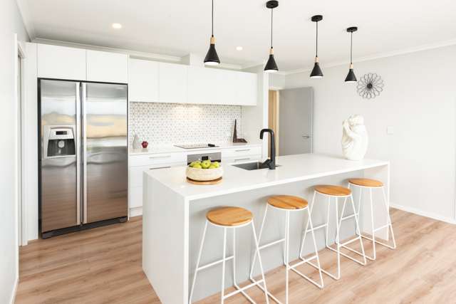 11 Harvard Road Burleigh_1