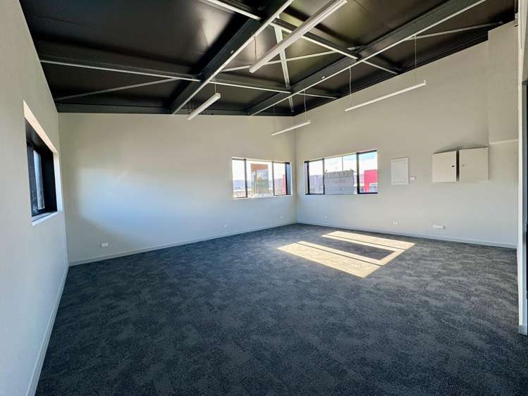 24 Smart Road Waiwhakaiho_10