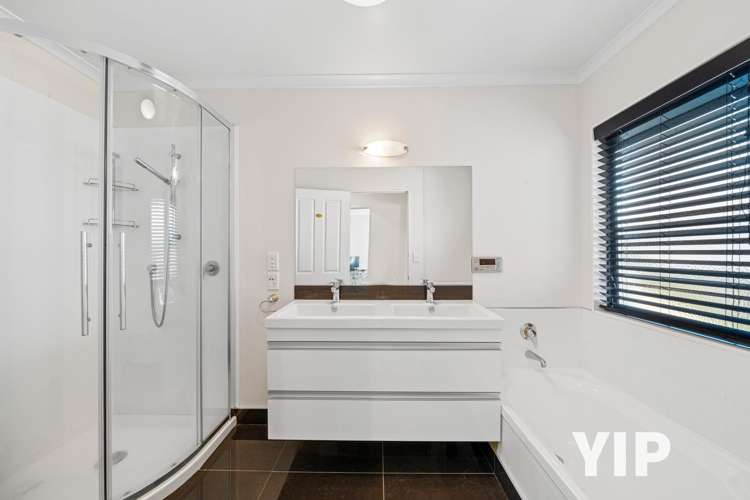 6 Derry Hill Churton Park_17