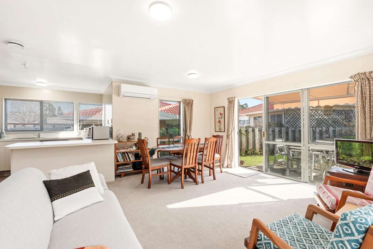 26 Racecourse Way_5