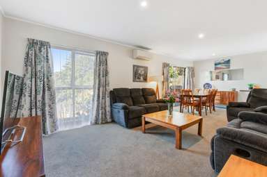 1/21 Ayton Drive_4