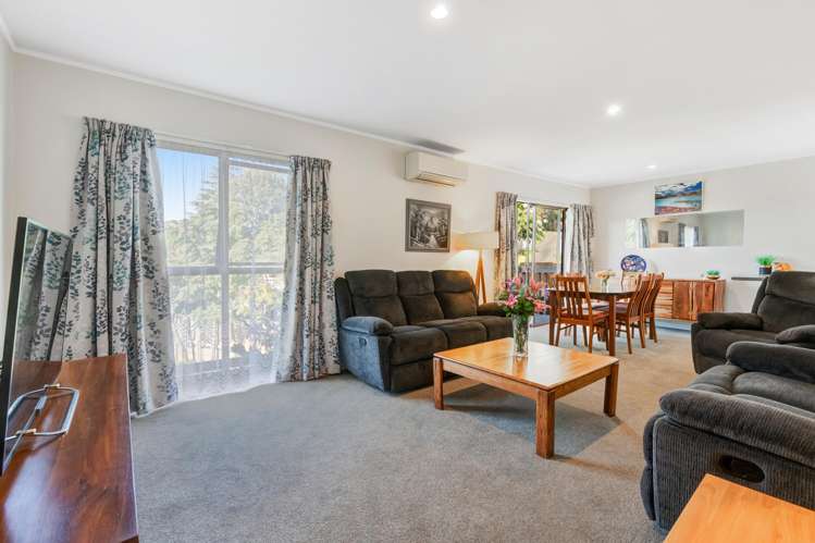 1/21 Ayton Drive Totara Vale_4