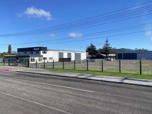 Huge Workshop, Showroom and Yard Package