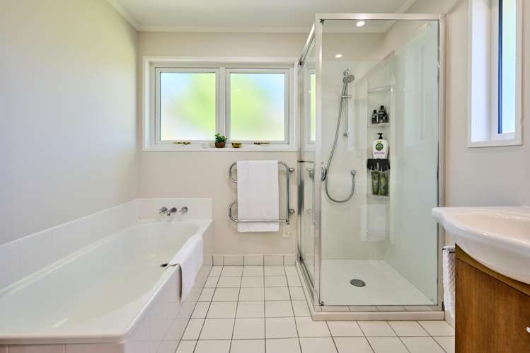 35B Cheviot Road, Lowry Bay Eastbourne_13