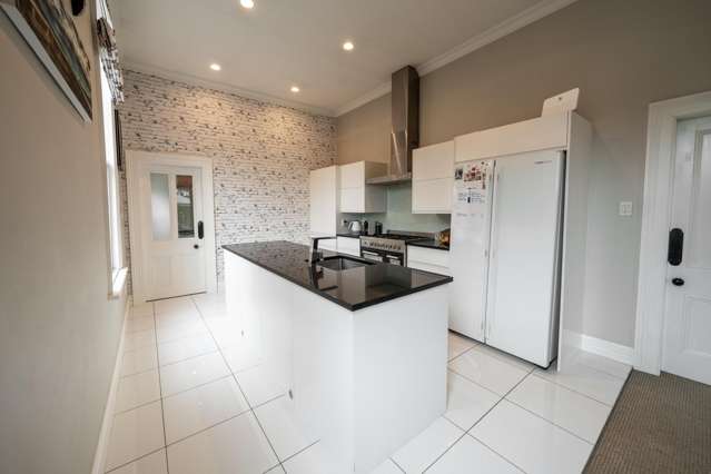 2 Grey Street Gladstone_3