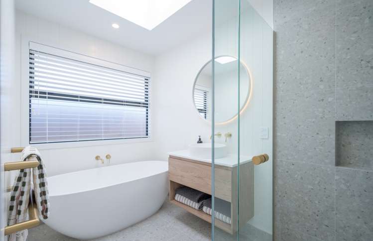 1 Hallmark Drive Hope_24