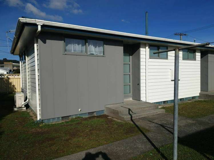 2/11 Stafford Street_0