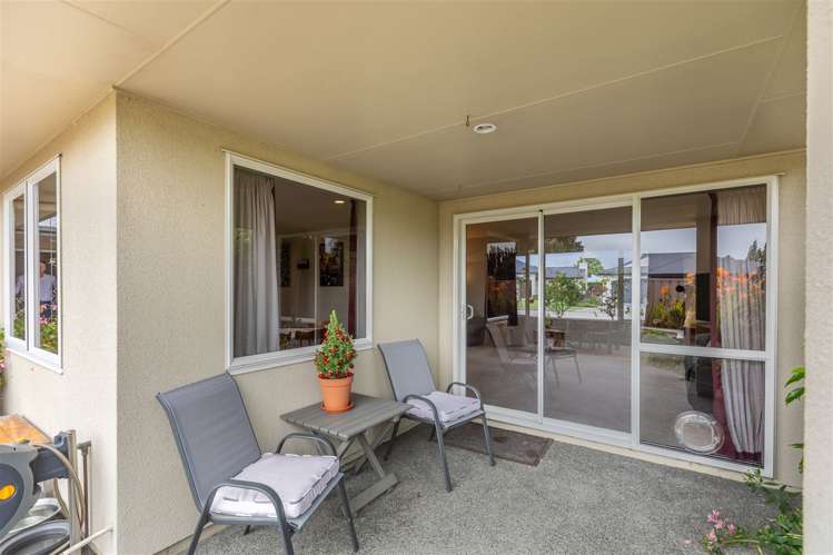 2 Arthur Close Clive_12