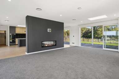 54 Great West Road_4