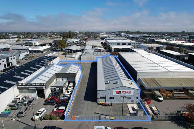 Large Sydenham warehouse + yard