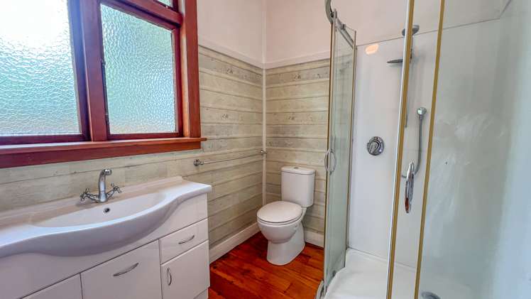 182 High Street North Carterton_11