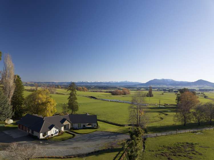 142 East Dome Station Road Lumsden Surrounds_1