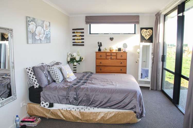 228e Roslyn Road Roslyn Bush_8