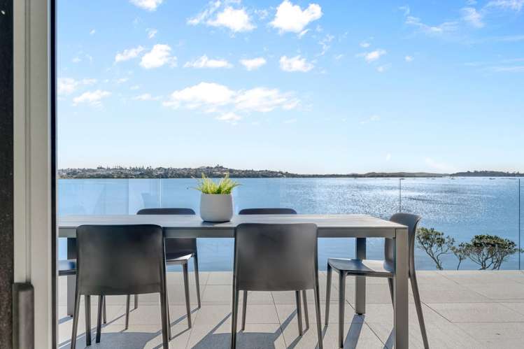 2/42 Bramley Drive Farm Cove_1