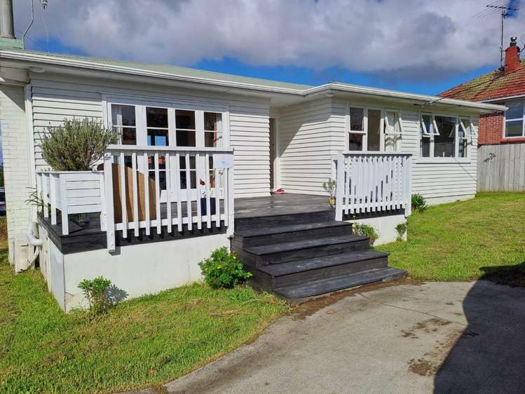 57 Tiroroa Ave 1802_17