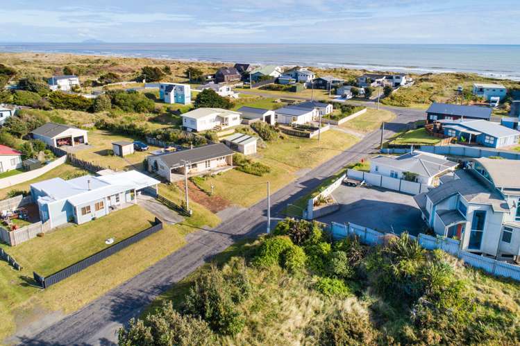 2 Nelson Street Foxton Beach_6