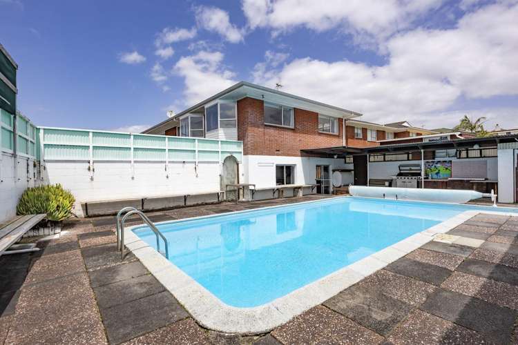 174 Royal Road Massey_13