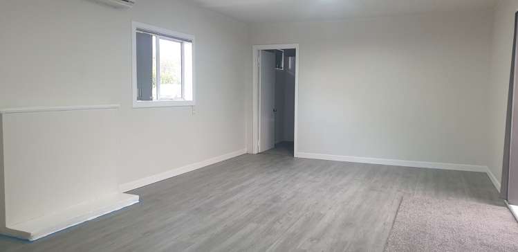 53 Vodanovich Road Te Atatu South_12