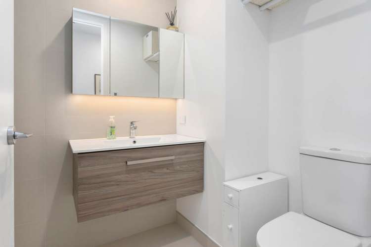 702/6 Waikumete Road Glen Eden_11