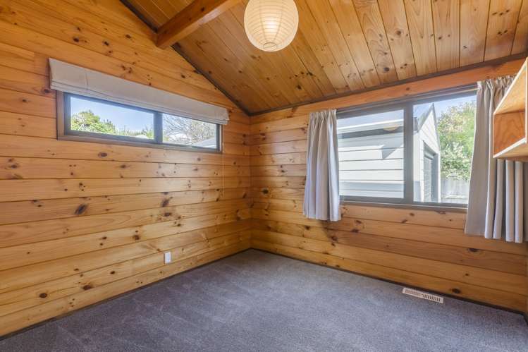 8a Hurley Road Paraparaumu Beach_11