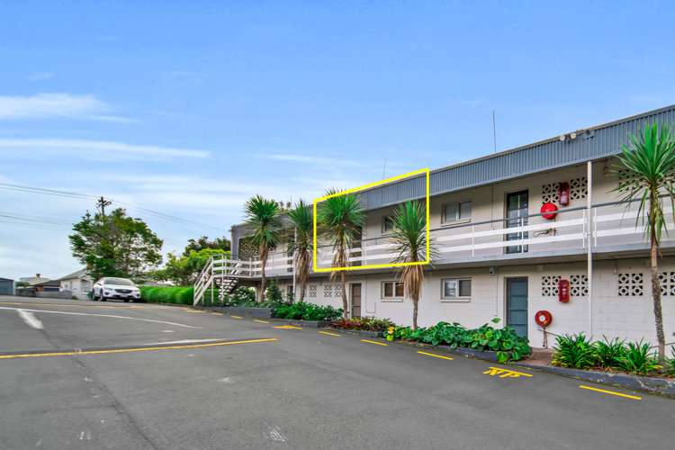 8/32 Blockhouse Bay Road Avondale_1