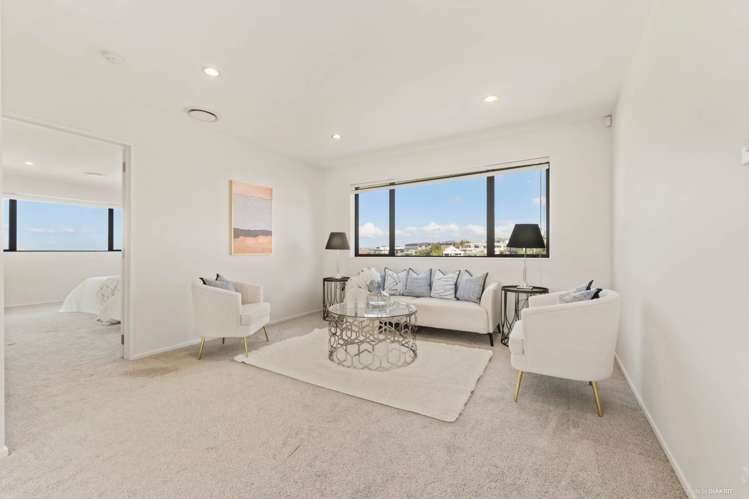 2/11A Parr Terrace Castor Bay_10