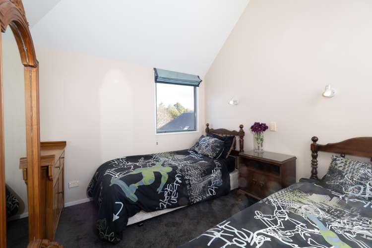 80 Pages Road Allenton_11