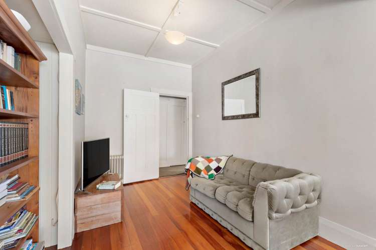 6 Preston Avenue Belmont_9