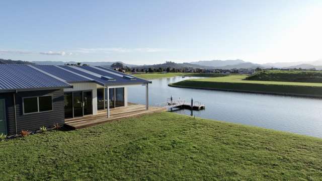 Canal Front on Kahu Crescent