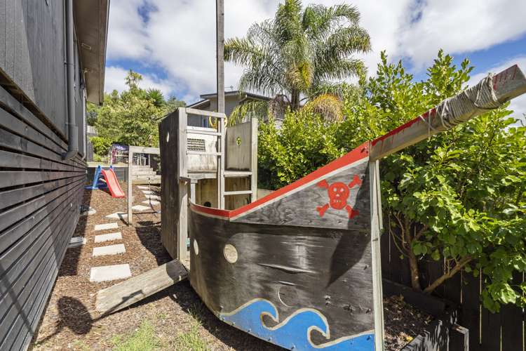 129f Rangatira Road Beach Haven_17